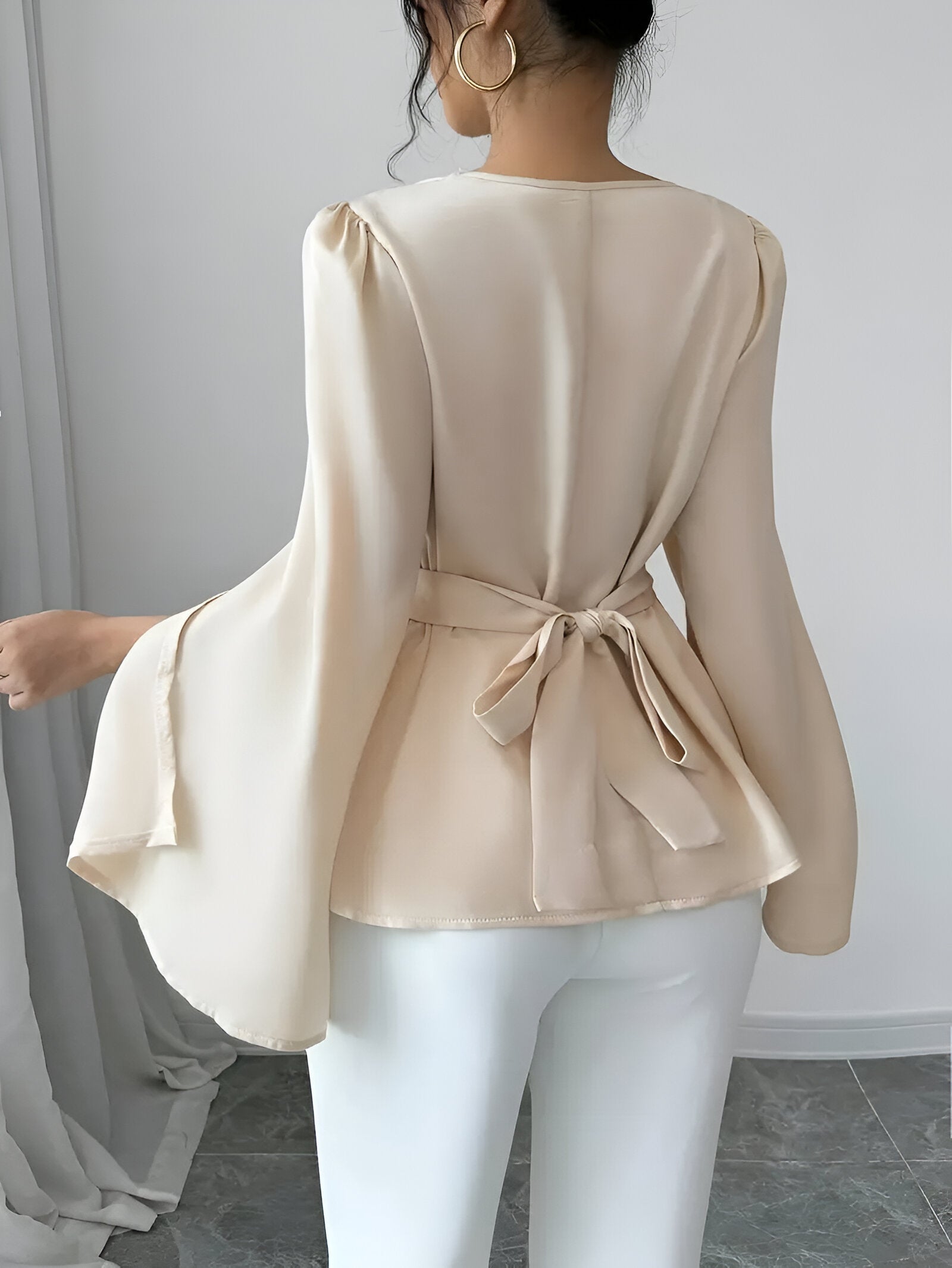 Billie Blouse | Dames blouse met splitmouwen en ronde hals
