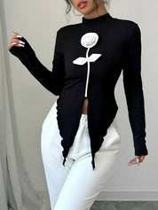 Bay Top | Dames Top met hoge kraag, rozenapplicatie en asymmetrische zoom