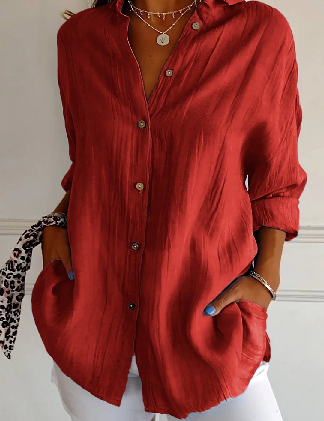 evelien-elegant-damesoverhemd-rood-deqalli.jpg