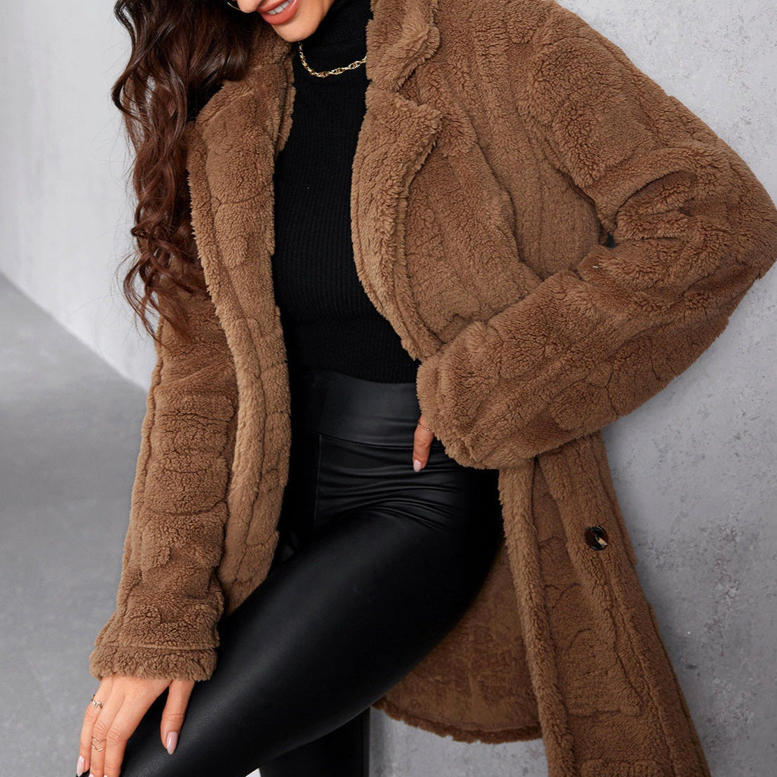 Sienna Oversized dames winterjas – zwarte fleecejas met brede revers en warme fit