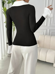 Bluma T-Shirt | Modern T-Shirt met Vierkante Halslijn en Contrasterende Kraag