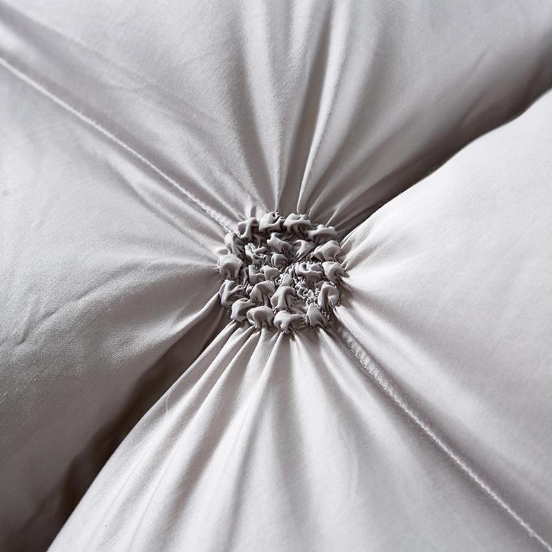 Amelia Luxe winterdeken – warm ganzendons dekbed met ademende katoenen tijk