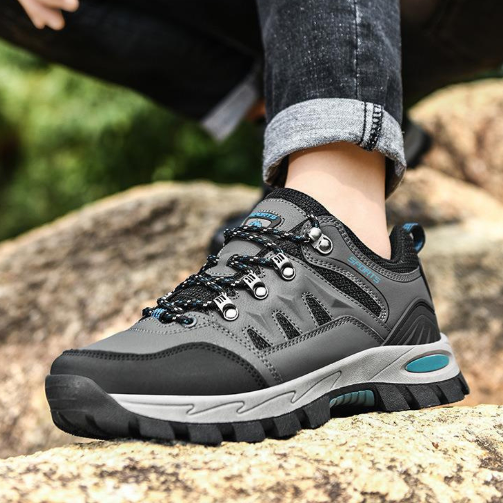 hiking_boots_grey_img_59f2b5e7-bf8f-4644-acf5-06151e199016.png