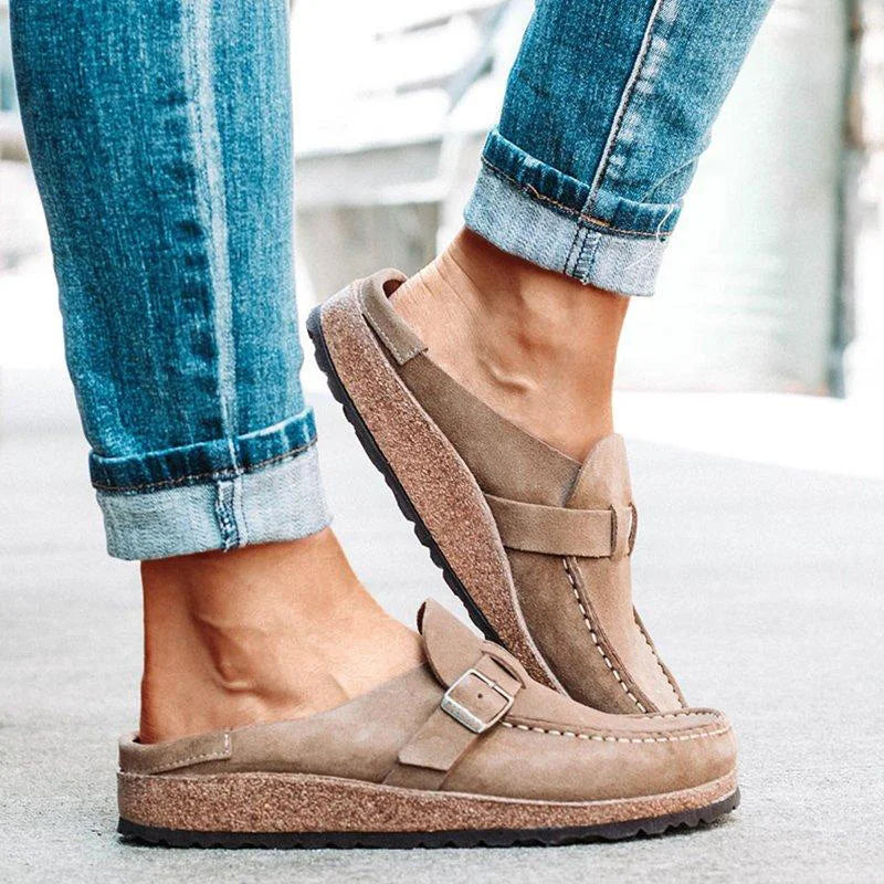 Andrea™ Elegante Suède Slippers | Luxe Comfort en Minimalistische Stijl voor Binnen & Buiten
