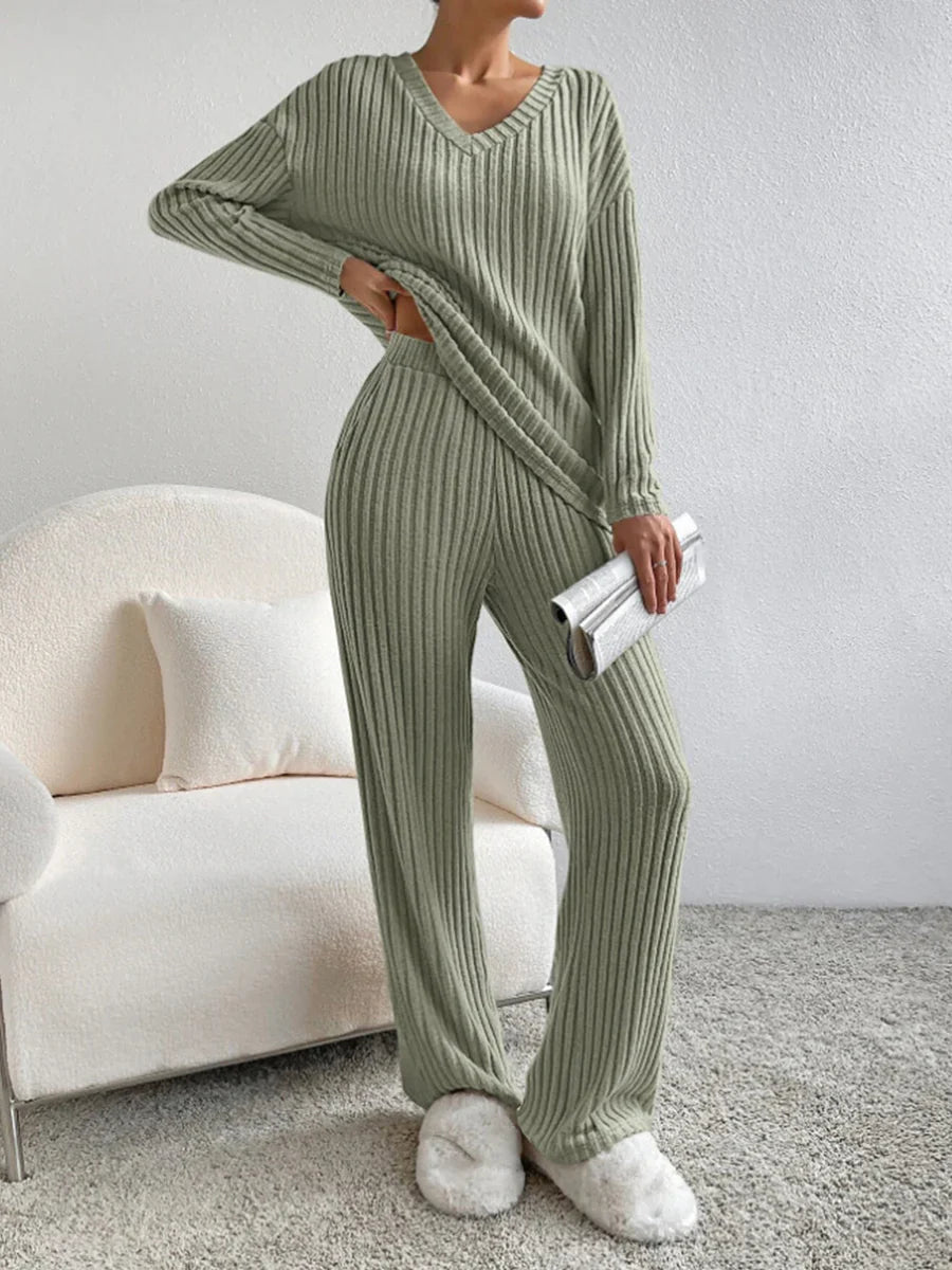 Adanna Lounge Set | Geribbelde Dames Loungewear met V-Hals en Lange Mouwen