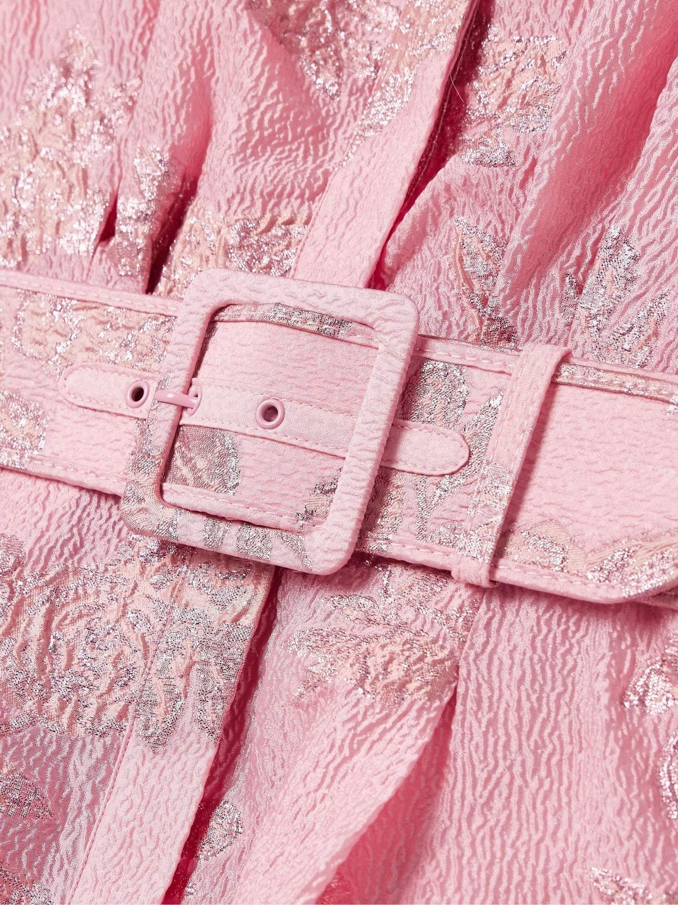 Anabella Jurk | Lange Roze Jurk met Pofmouwen en Glanzende Textuur