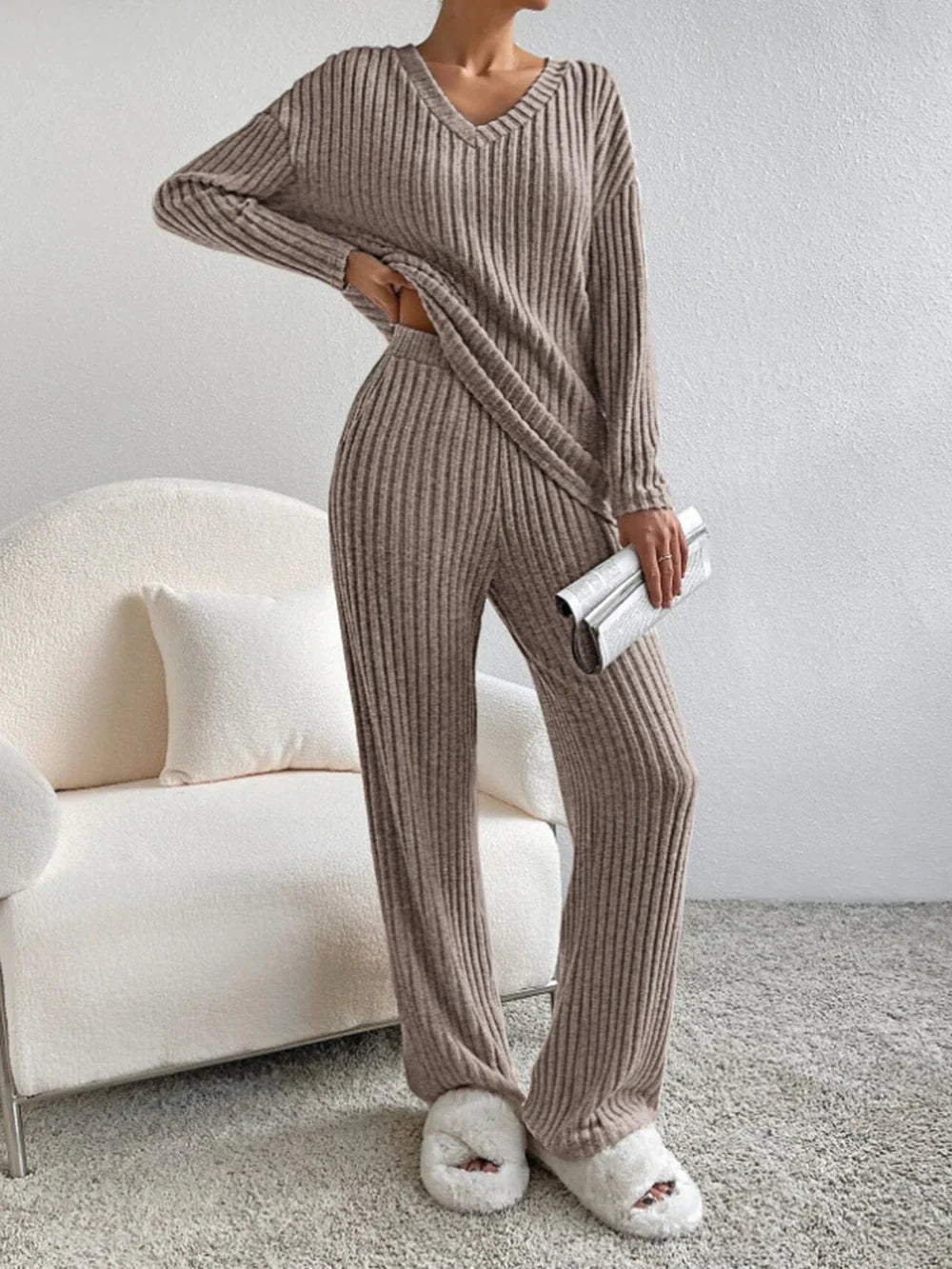 Adanna Lounge Set | Geribbelde Dames Loungewear met V-Hals en Lange Mouwen