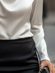 Luciana Witte satijnen dames blouse – elegante blouse met watervalhals en luxe uitstraling