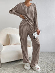 Adanna Lounge Set | Geribbelde Dames Loungewear met V-Hals en Lange Mouwen