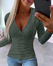 Carlijn Trui | Slank Gebreide Trui met Diepe V-Hals en Lange Mouwen