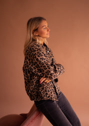 Allegra Animalprint Jasje Dames – Trendy Statement Jas met Zachte Warme Voering