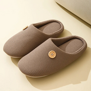 Alessia Slippers | Comfortabele Dames en Heren Slippers met Traagschuim Voetbed