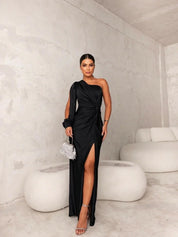 Dani Jurk | Satijnen Damesjurk met Asymmetrische Schouder en Vloeiende Pasvorm