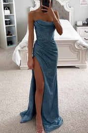 Femke Jurk | Glinsterende Damesjurk met Getailleerde Pasvorm en Subtiel Uitlopende Rok