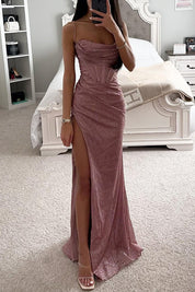 Femke Jurk | Glinsterende Damesjurk met Getailleerde Pasvorm en Subtiel Uitlopende Rok