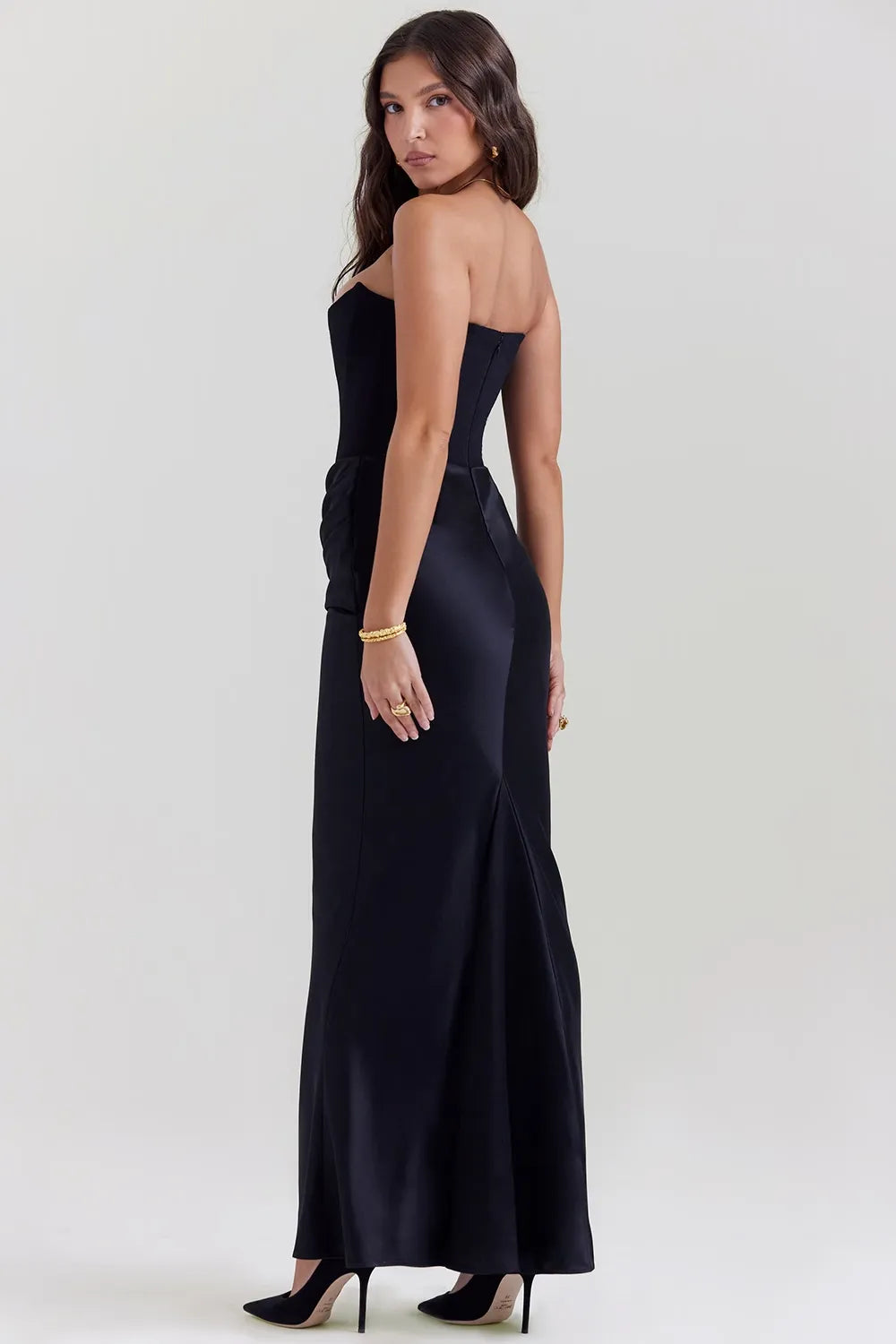 Isabella Dress | Luxe Satijnen Maxi-jurk met Gecorsetteerd Lijfje en Kantdetails