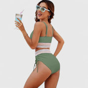 High Waist Bikini Set Dames met Diepe V-hals, Kruisende Bandjes en Kleurblok Design - Valentina Costa