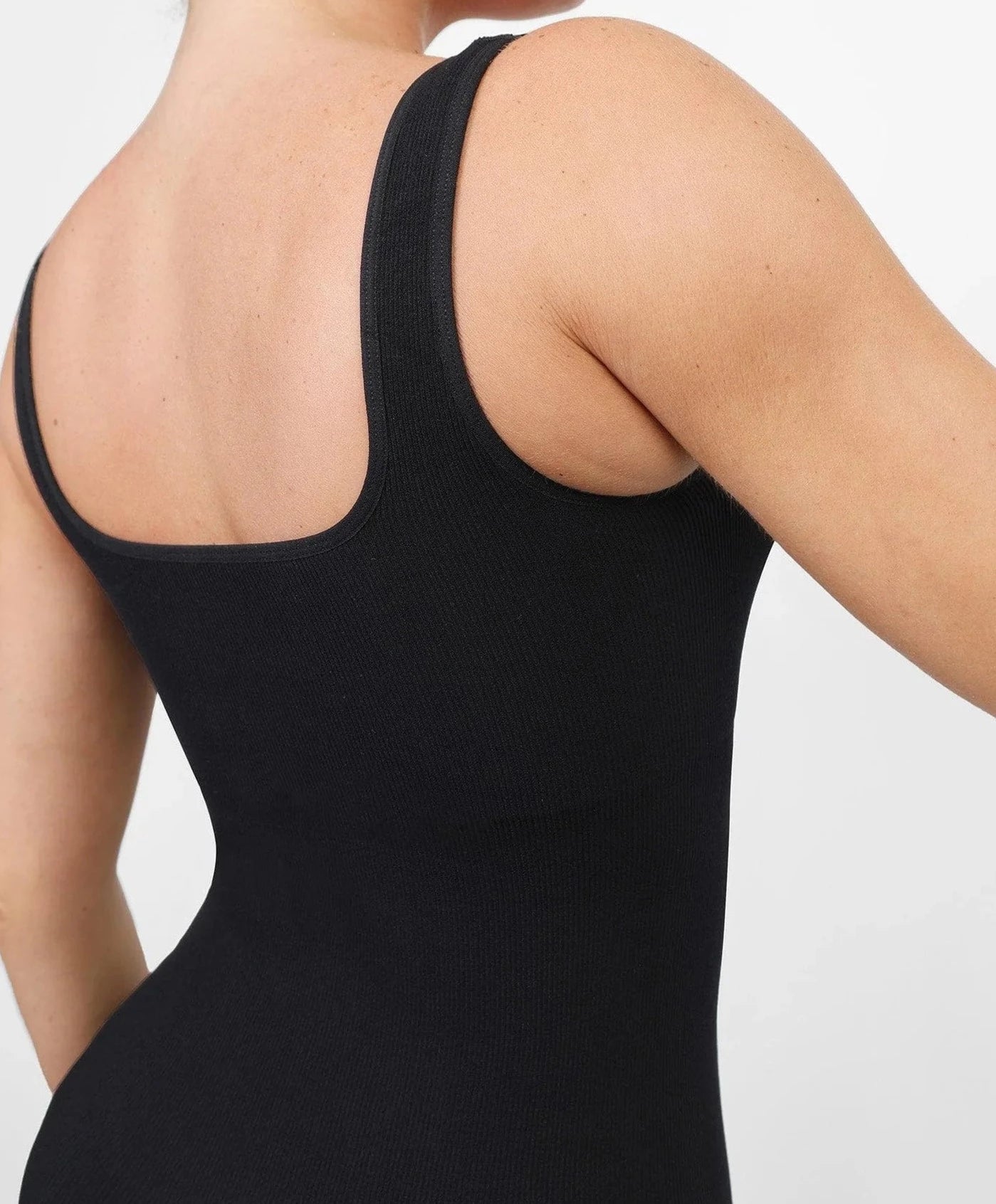 Isadora Jumpsuit | Comfortabele Damesjumpsuit met Minimalistische Stijl en Praktische Pasvorm