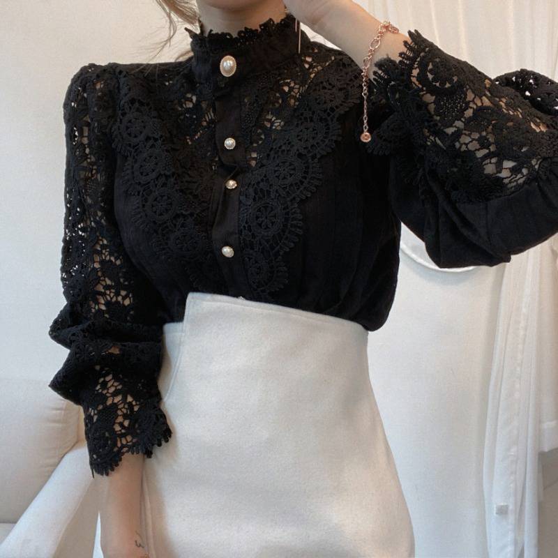 Clara Blouse | Elegante Kanten Damesblouse met Romantische Details en Vloeiende Pasvorm