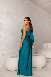 Aria Jurk | One-Shoulder Jurk met Dramatische Mouw en Drapage Accent